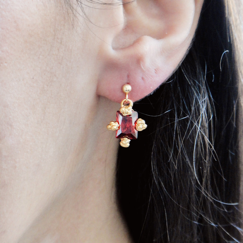Sofia Rocha - Boucles d'oreilles Ausence - Or & Fuschia - 2